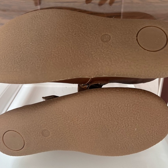 Leather strap shoes with rubber sole NWOT - Picture 3 of 3